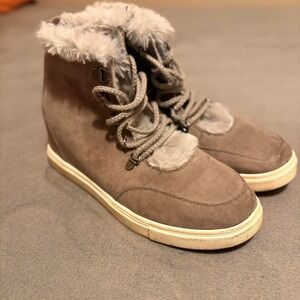 Madden Girl‎ Grey faux fur wedge boots
